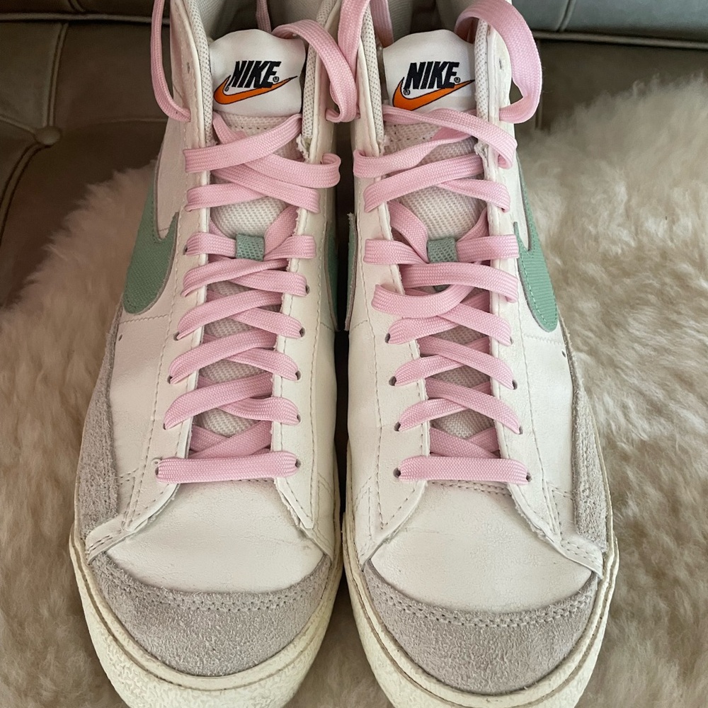 Nike Blaze Sneakers Mens 8.5 Womens 10- Pink and Green - Picture 5 of 8